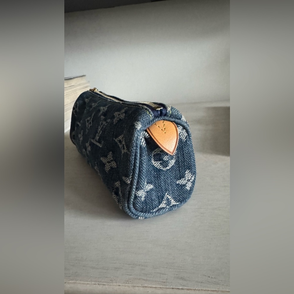 SOLD: Authentic Vintage 2006 Louis Vuitton Denim Monogram Pouch - Picture 7 of 11